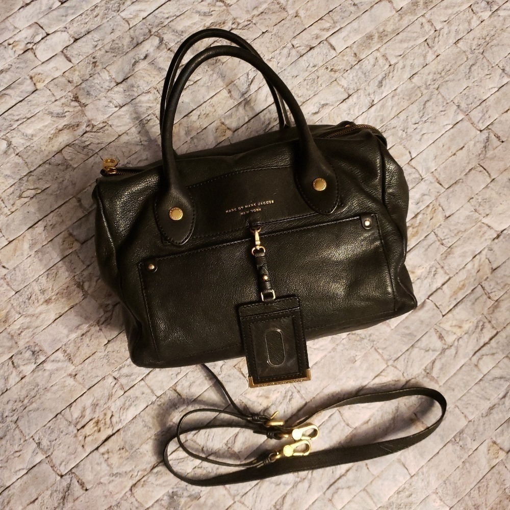 𝅺MARC BY MARK JACOBS New York black bag.
